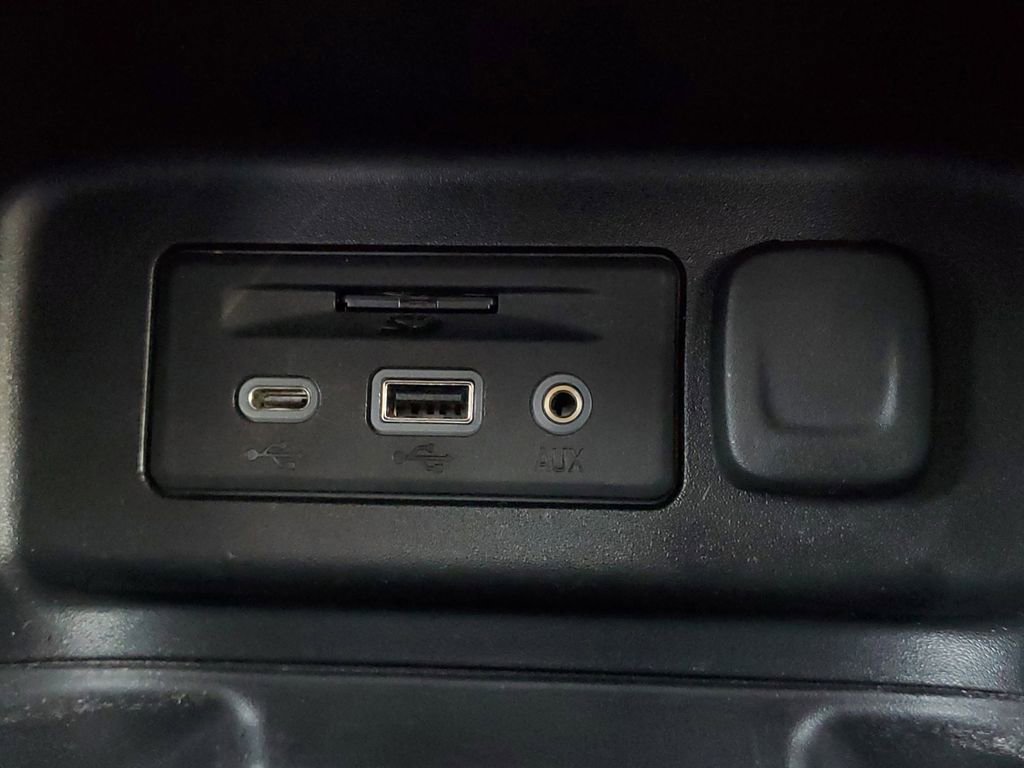 Used 2021 Chevrolet Equinox Premier image 25