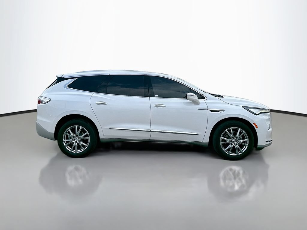 Used 2023 Buick Enclave Essence w/ Experience Buick Package FWD image 8