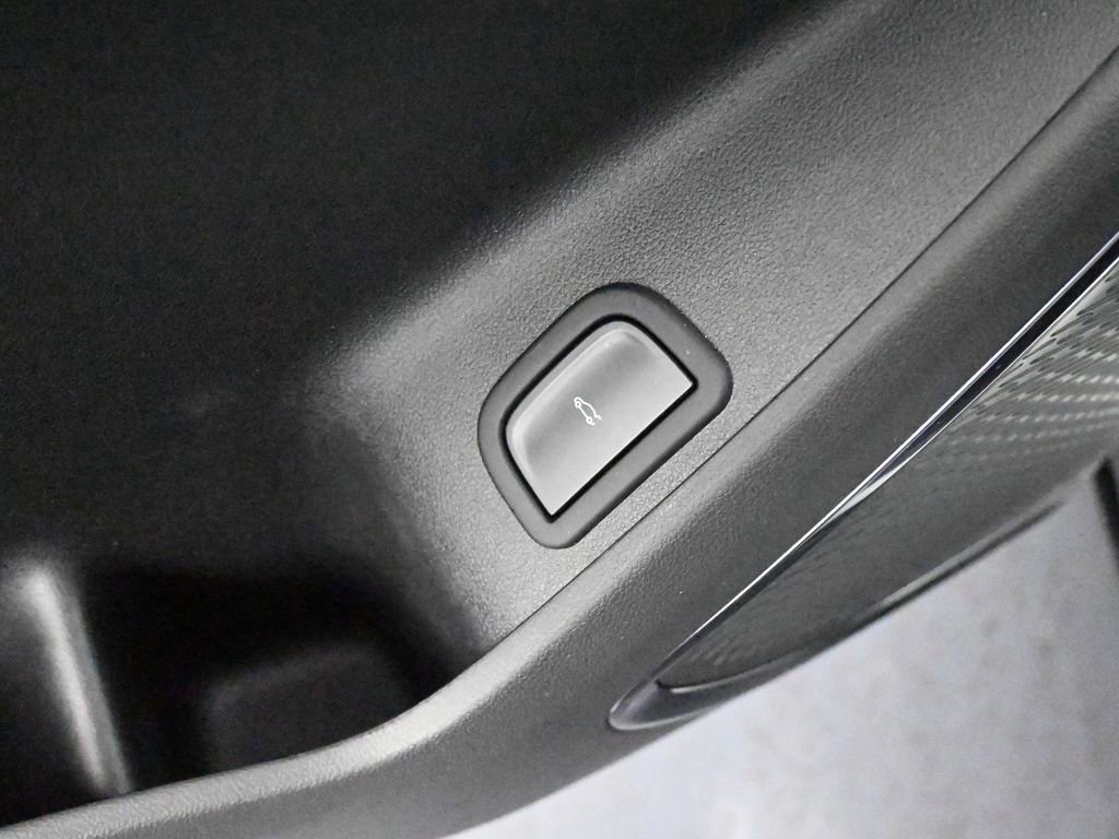 Used 2026 GMC Acadia AT4 image 29