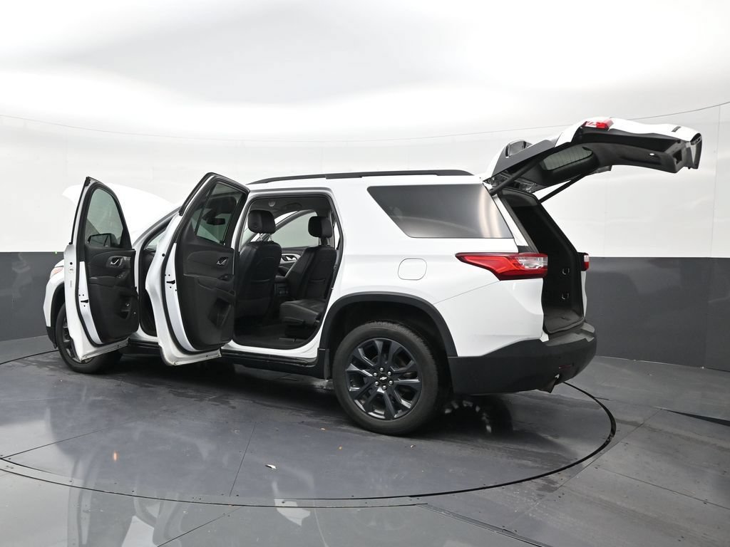 Used 2021 Chevrolet Traverse RS FWD image 32