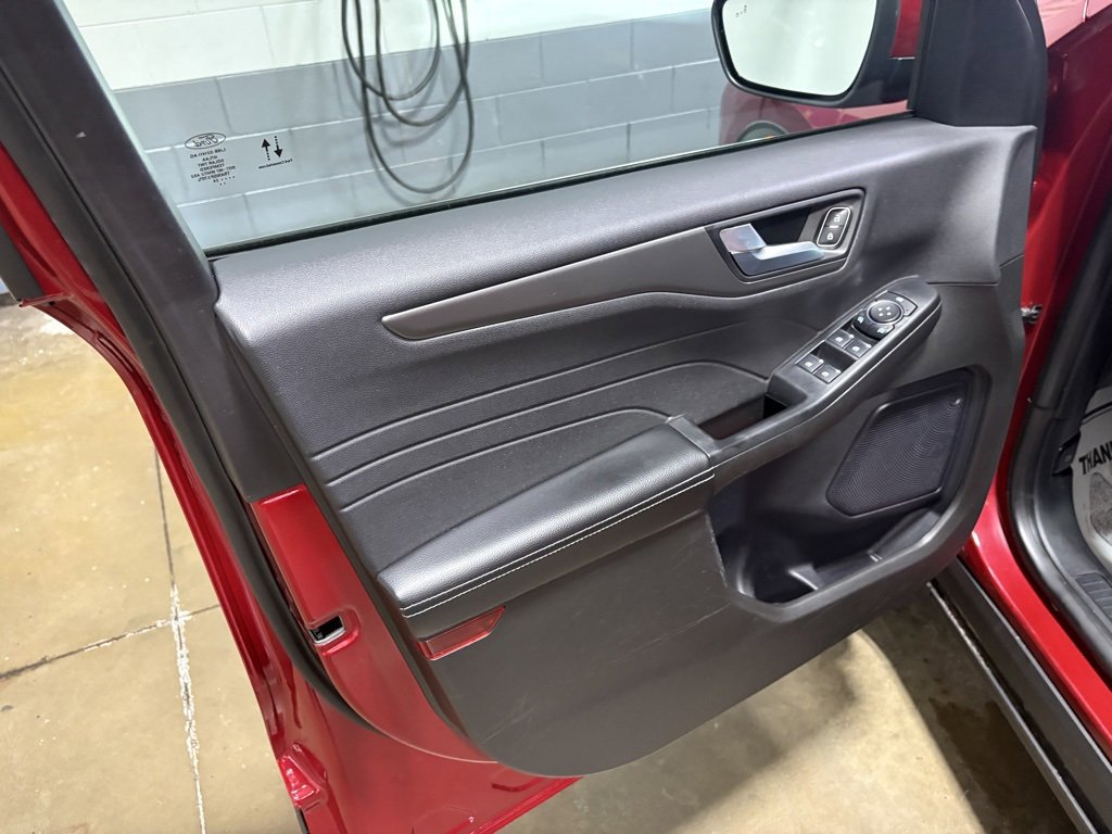 Certified 2024 Ford Escape Base image 19