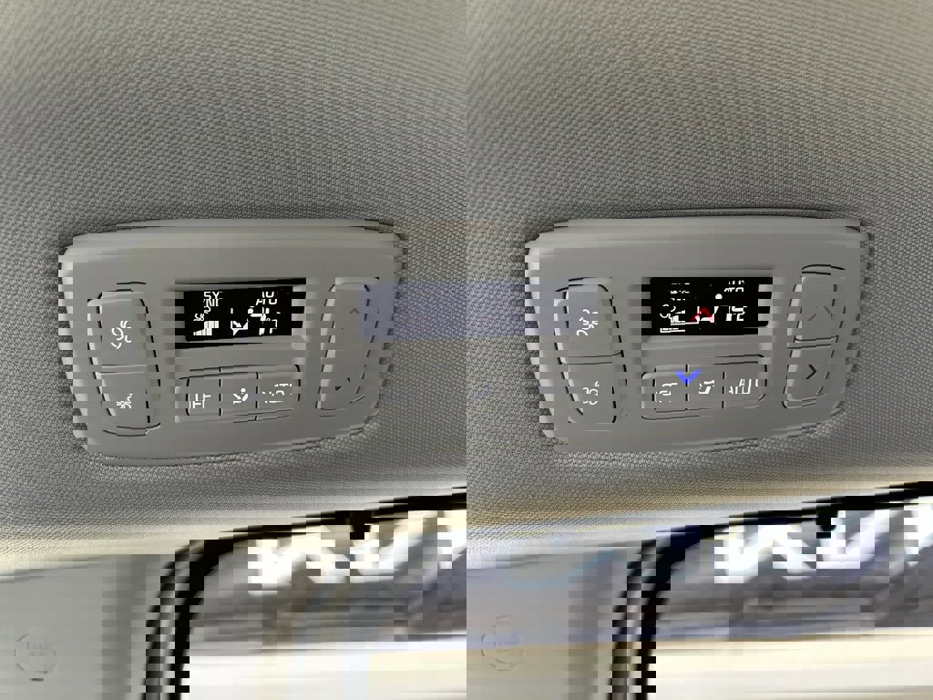 New 2026 Kia Carnival SX image 17