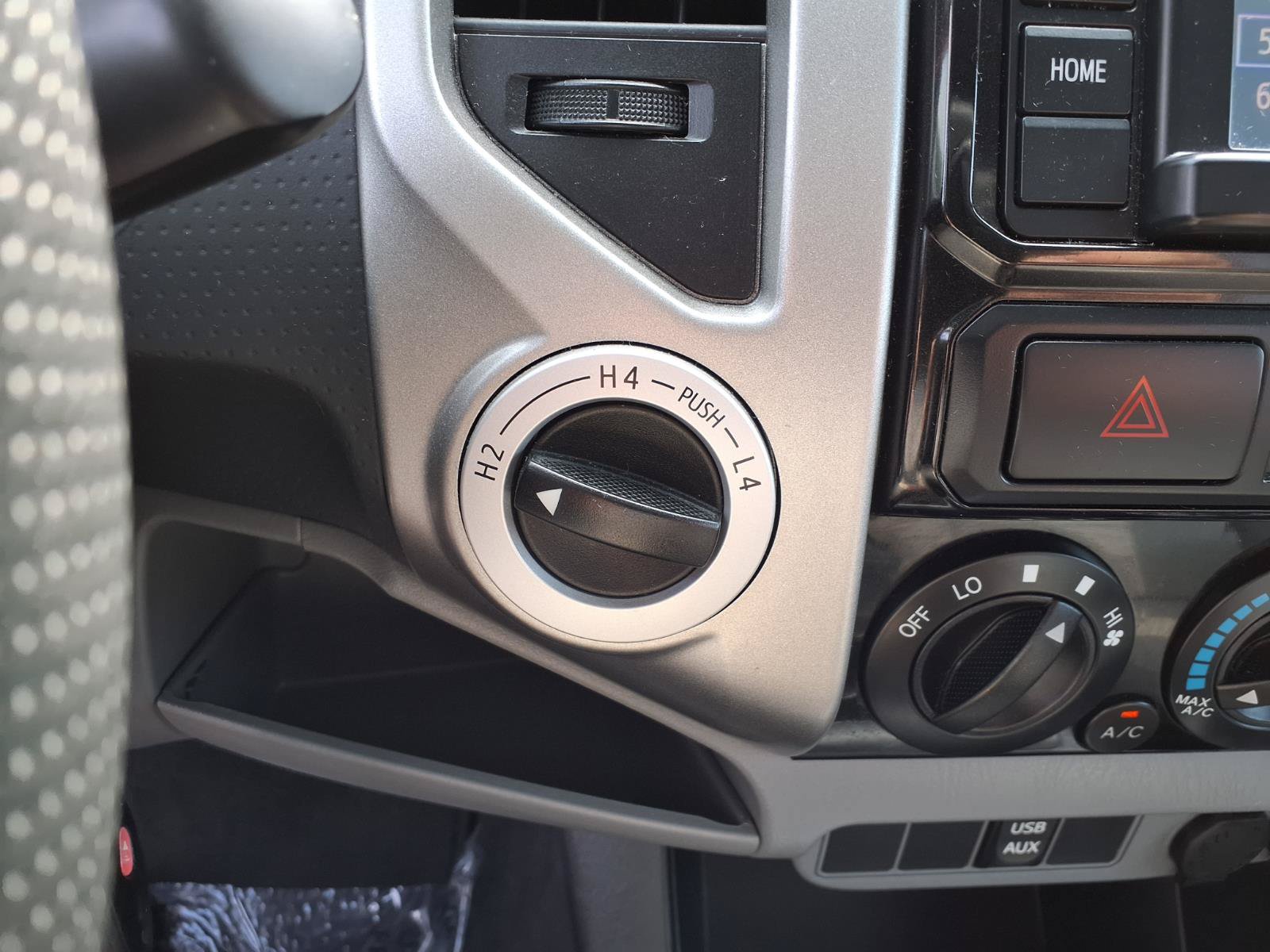 Used 2014 Toyota Tacoma 4x4 Double Cab w/ SR5 Package image 16