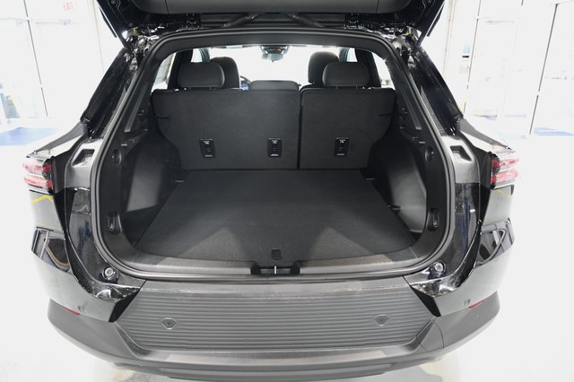 New 2026 Chevrolet Equinox EV LT image 24