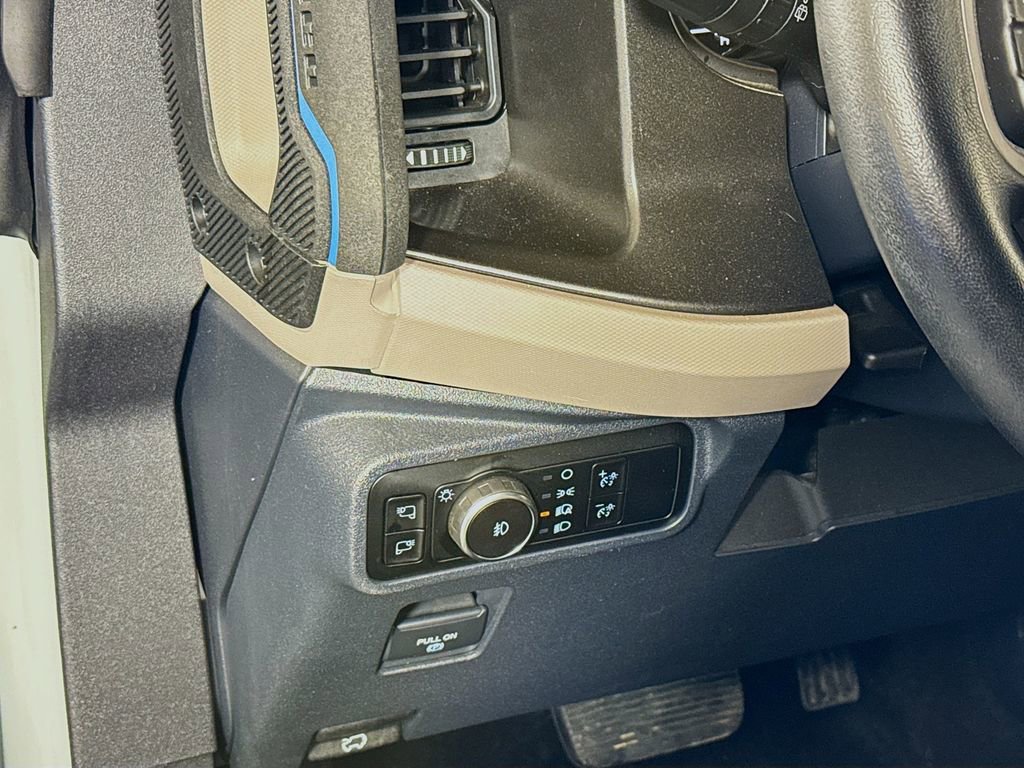 Used 2023 Ford Bronco Wildtrak image 10