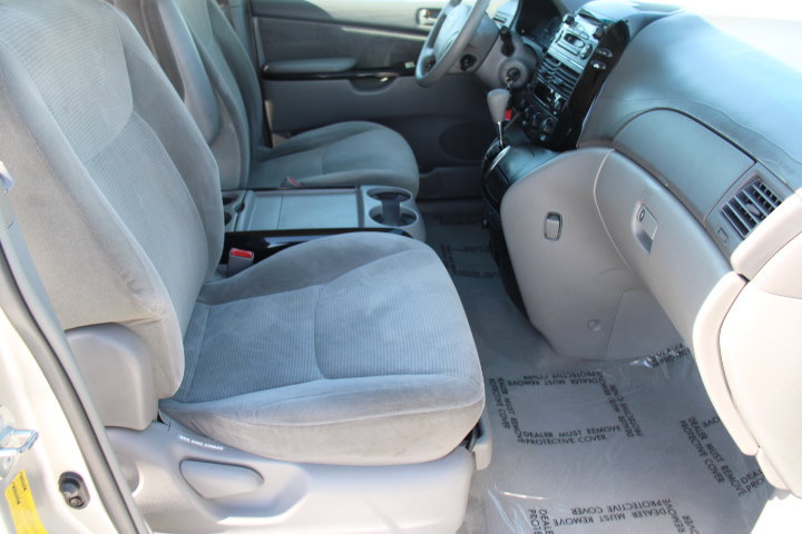Used 2004 Toyota Sienna LE FWD image 18