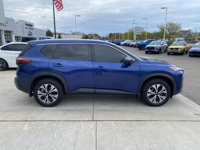 Used 2022 Nissan Rogue SV w/ SV Premium Package AWD/4WD image 2