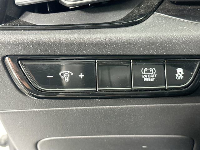 Used 2023 Kia Niro LX image 21