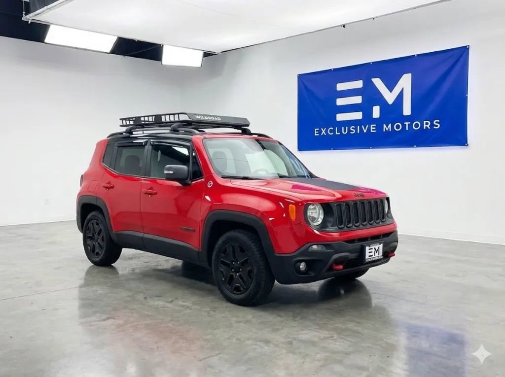 Used 2018 Jeep Renegade Trailhawk w/ UConnect 8.4 Nav Group image 1