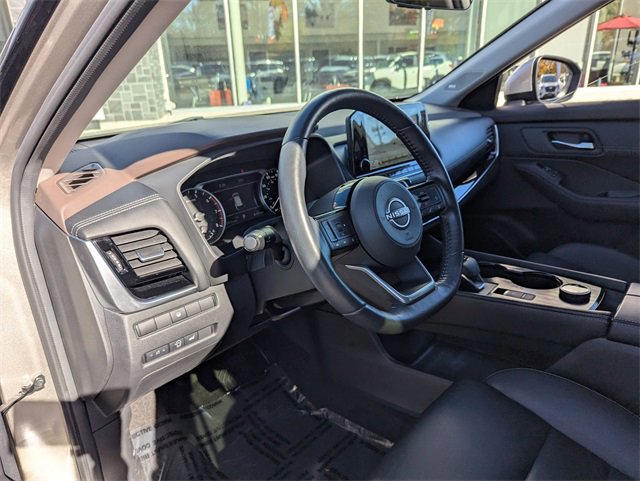 Used 2023 Nissan Rogue SL w/ SL Premium Package image 7