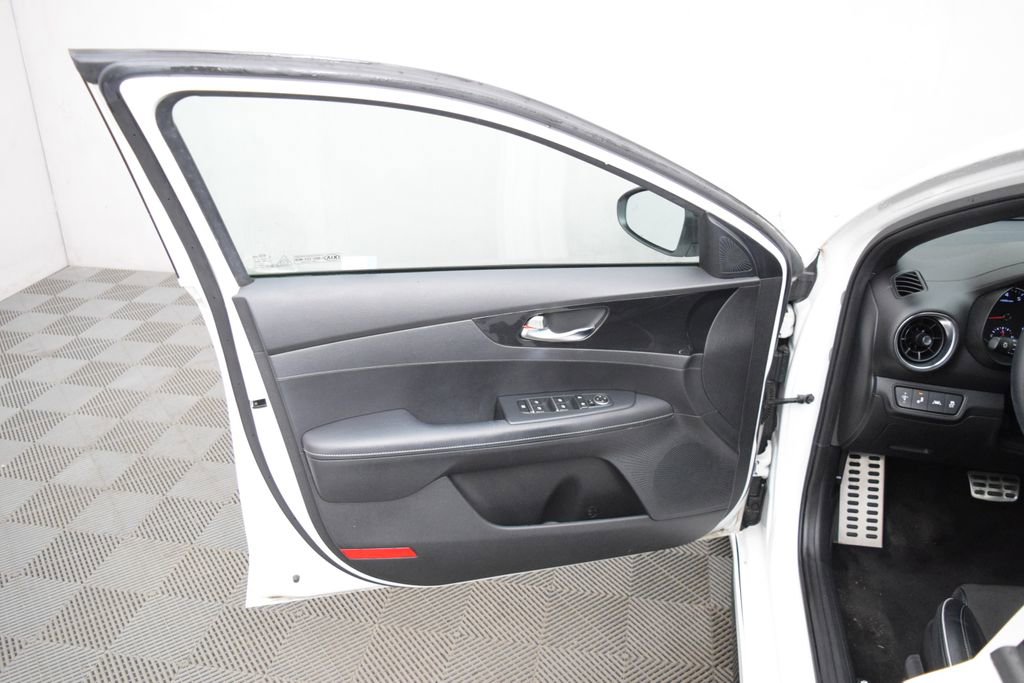 Used 2021 Kia Forte GT-Line image 9