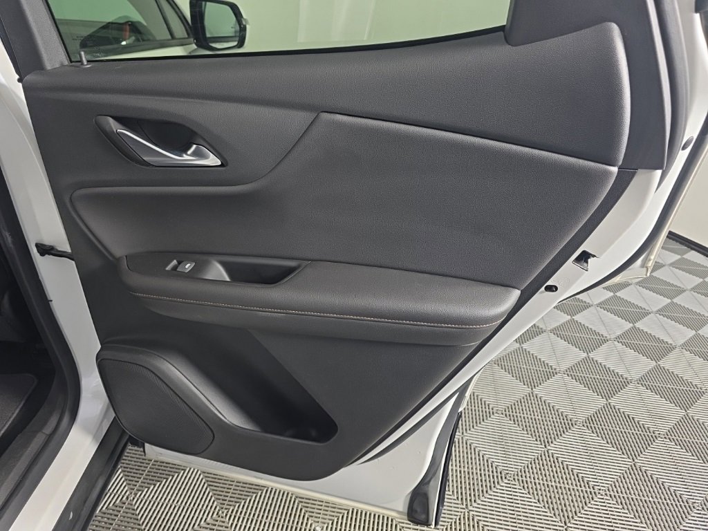 Used 2023 Chevrolet Blazer Premier image 38