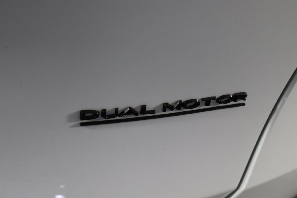 Used 2023 Tesla Model Y Long Range AWD/4WD image 49
