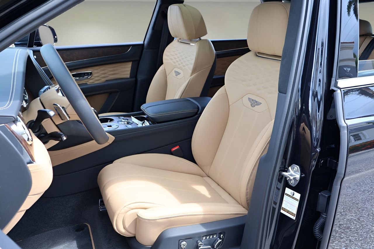 New 2025 Bentley Bentayga image 14