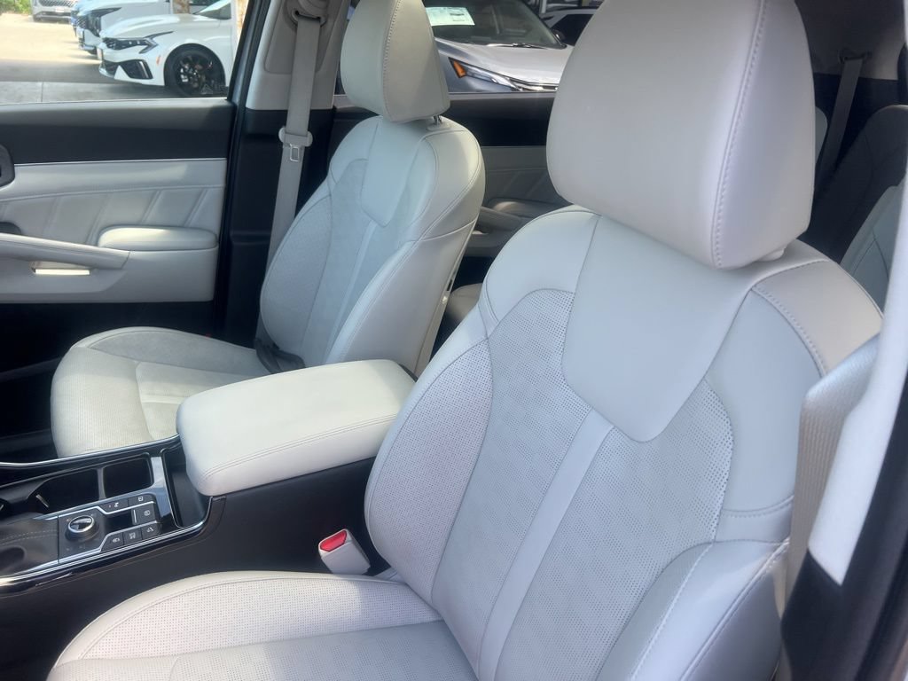 Certified 2025 Kia Sorento SX AWD/4WD image 5