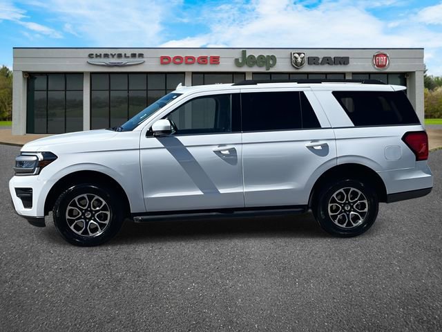 Used 2023 Ford Expedition XLT image 35