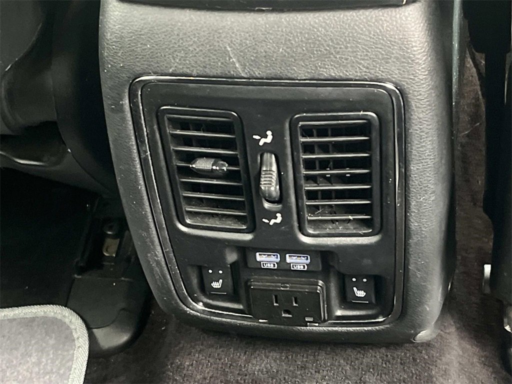 Used 2017 Jeep Grand Cherokee Limited image 17