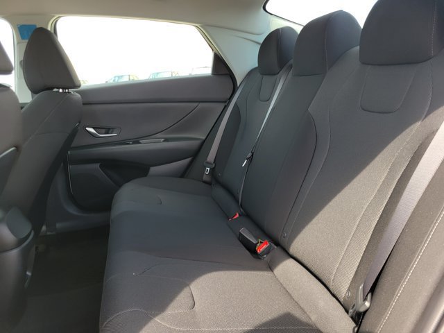 New 2026 Hyundai Elantra SE FWD image 7