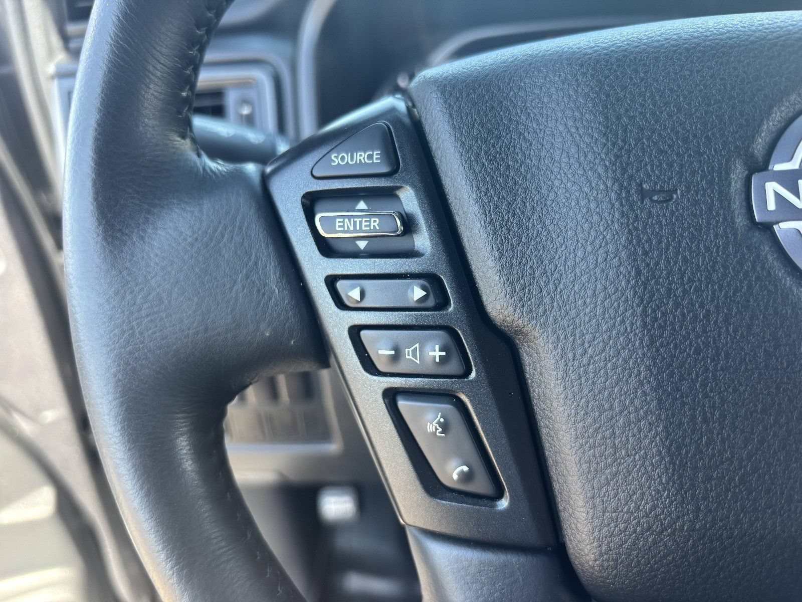 Certified 2024 Nissan Titan SV w/ SV Convenience Package AWD/4WD image 33