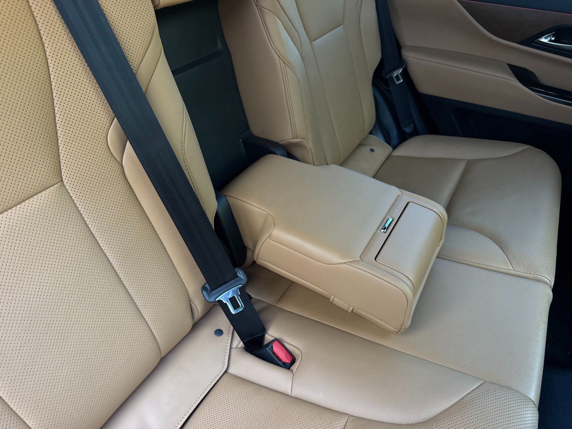 Used 2024 Lexus LX 600 4WD w/ Luxury Package image 42
