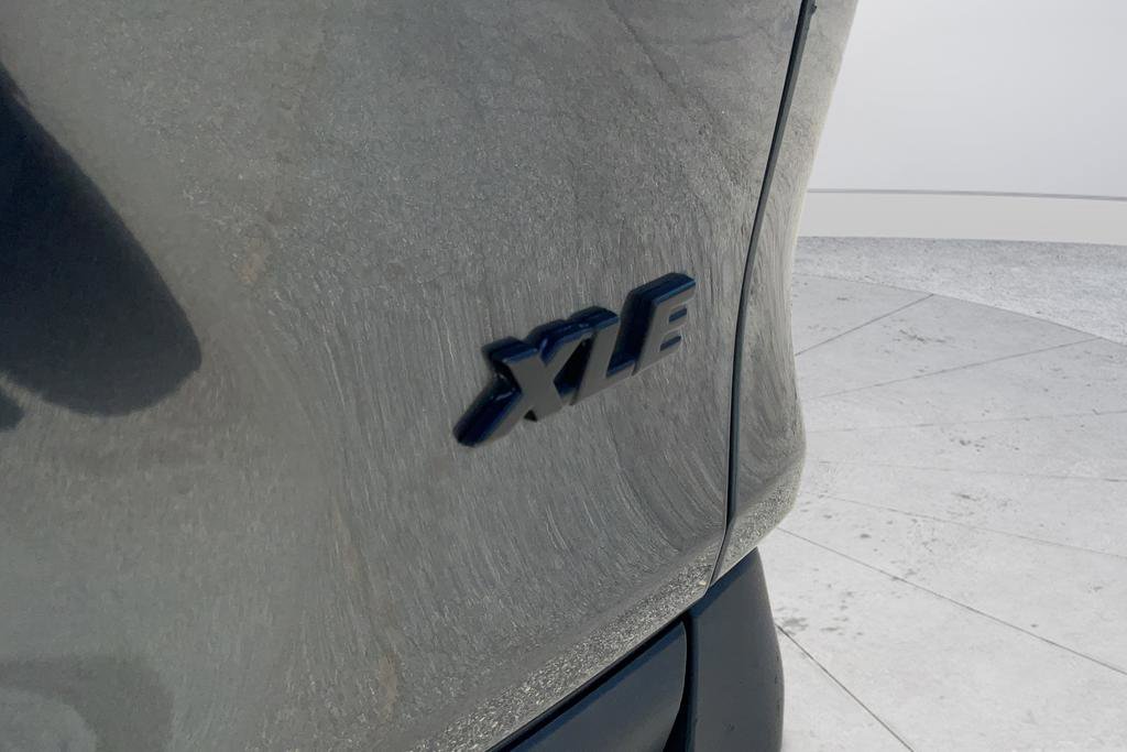 Used 2019 Toyota RAV4 XLE FWD image 27