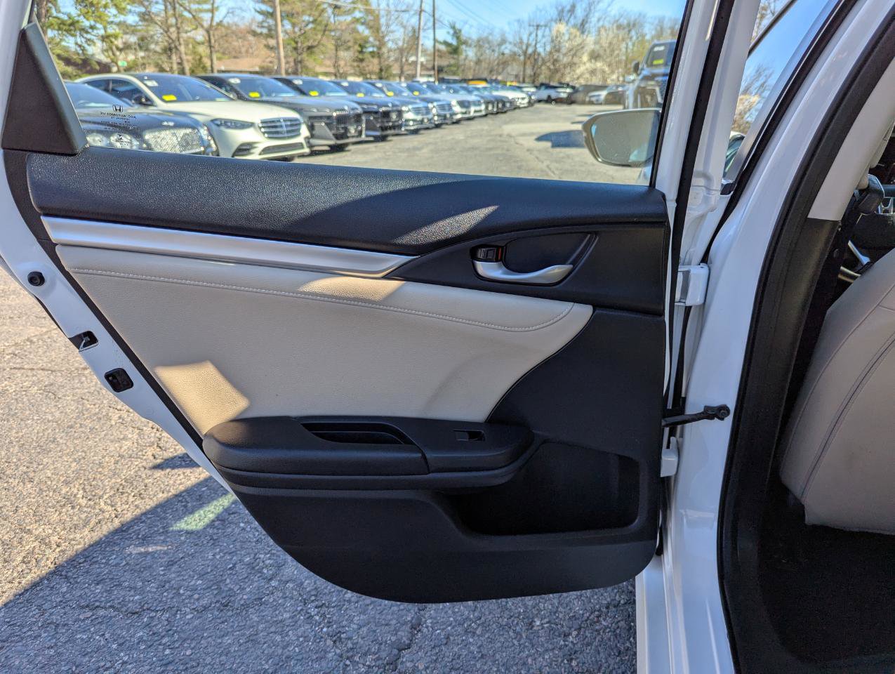 Used 2016 Honda Civic Touring image 36