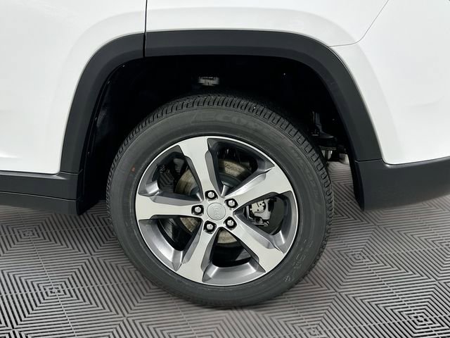 New 2025 Jeep Grand Cherokee Limited w/ Luxury Tech Group II image 16