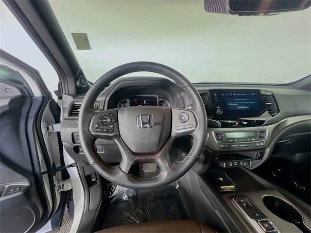 Certified 2025 Honda Passport EX-L image 13