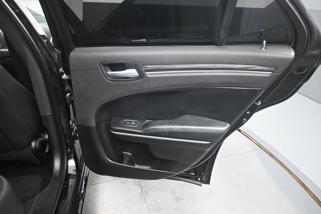 Used 2022 Chrysler 300 Touring w/ Sport Appearance Package RWD image 16