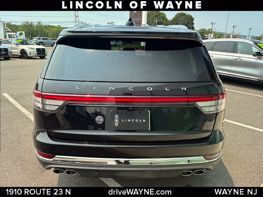 Certified 2025 Lincoln Aviator Reserve w/ Illumination Package AWD/4WD image 5