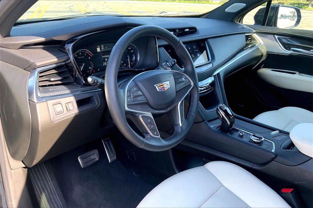 Used 2025 Cadillac XT5 Sportv image 17