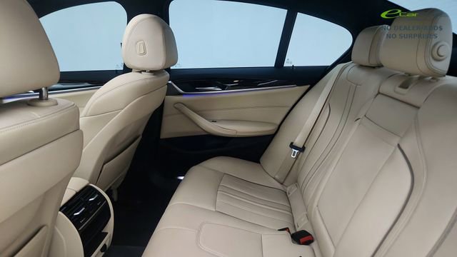 Used 2018 BMW 530e w/ Premium Package 2 RWD image 31