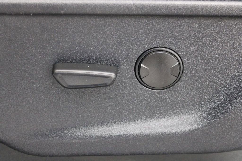 Used 2022 Ford F150 XLT w/ Trailer Tow Package image 17