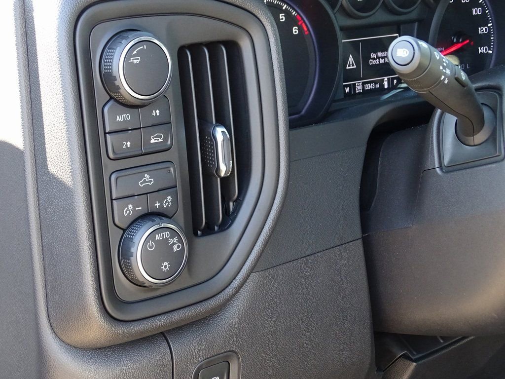 Used 2024 Chevrolet Silverado 1500 Custom image 13