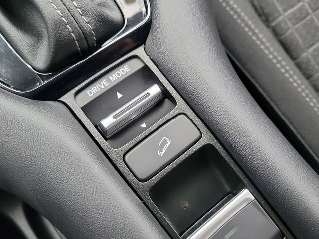 Certified 2025 Honda HR-V LX image 28