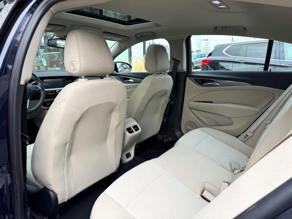 Used 2018 Buick Regal Preferred w/ Sights and Sounds Package image 9