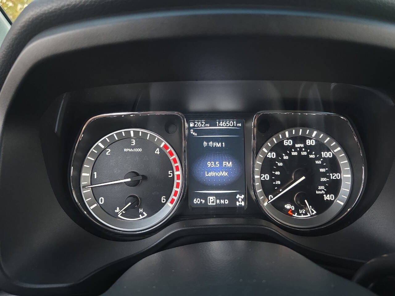 Used 2016 Nissan Titan SV AWD/4WD image 24