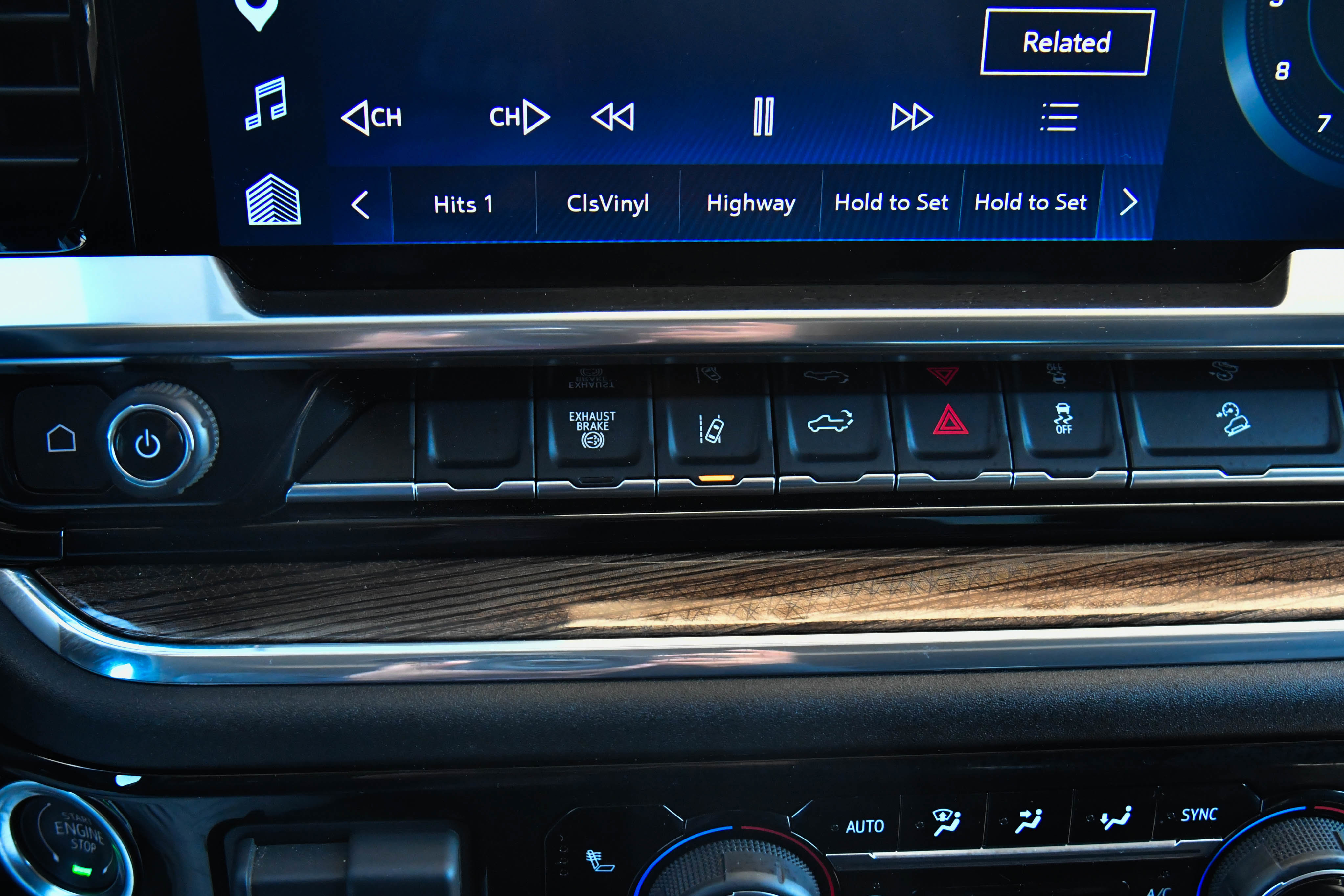 Used 2025 Chevrolet Silverado 2500 LT image 27