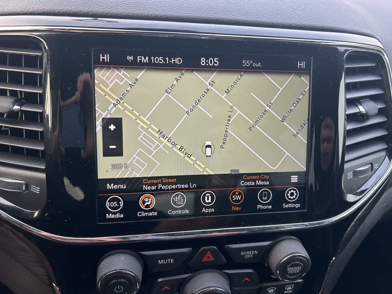 Used 2021 Jeep Grand Cherokee Laredo X image 32