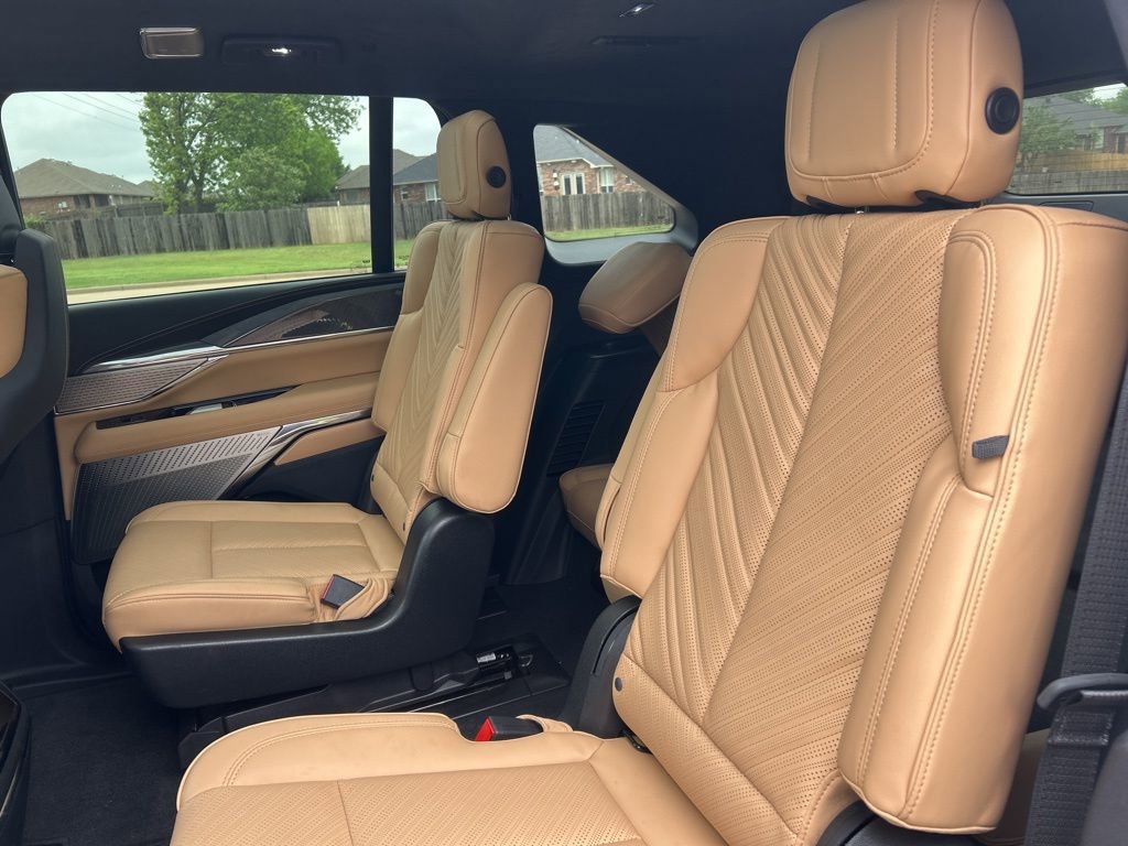 Used 2025 Cadillac Escalade IQ Sport 2 w/ LPO, ONYX Package AWD/4WD image 11