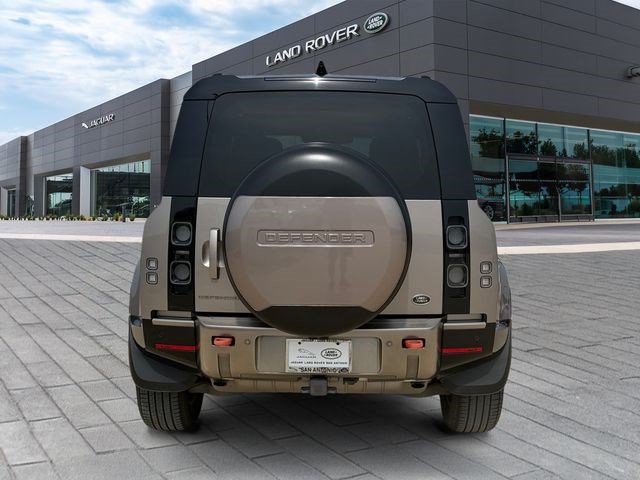 Certified 2023 Land Rover Defender 110 X AWD/4WD image 4