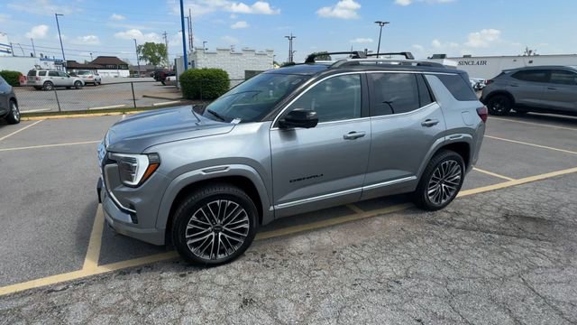 New 2026 GMC Terrain Denali w/ LPO, Black Badging Package image 4