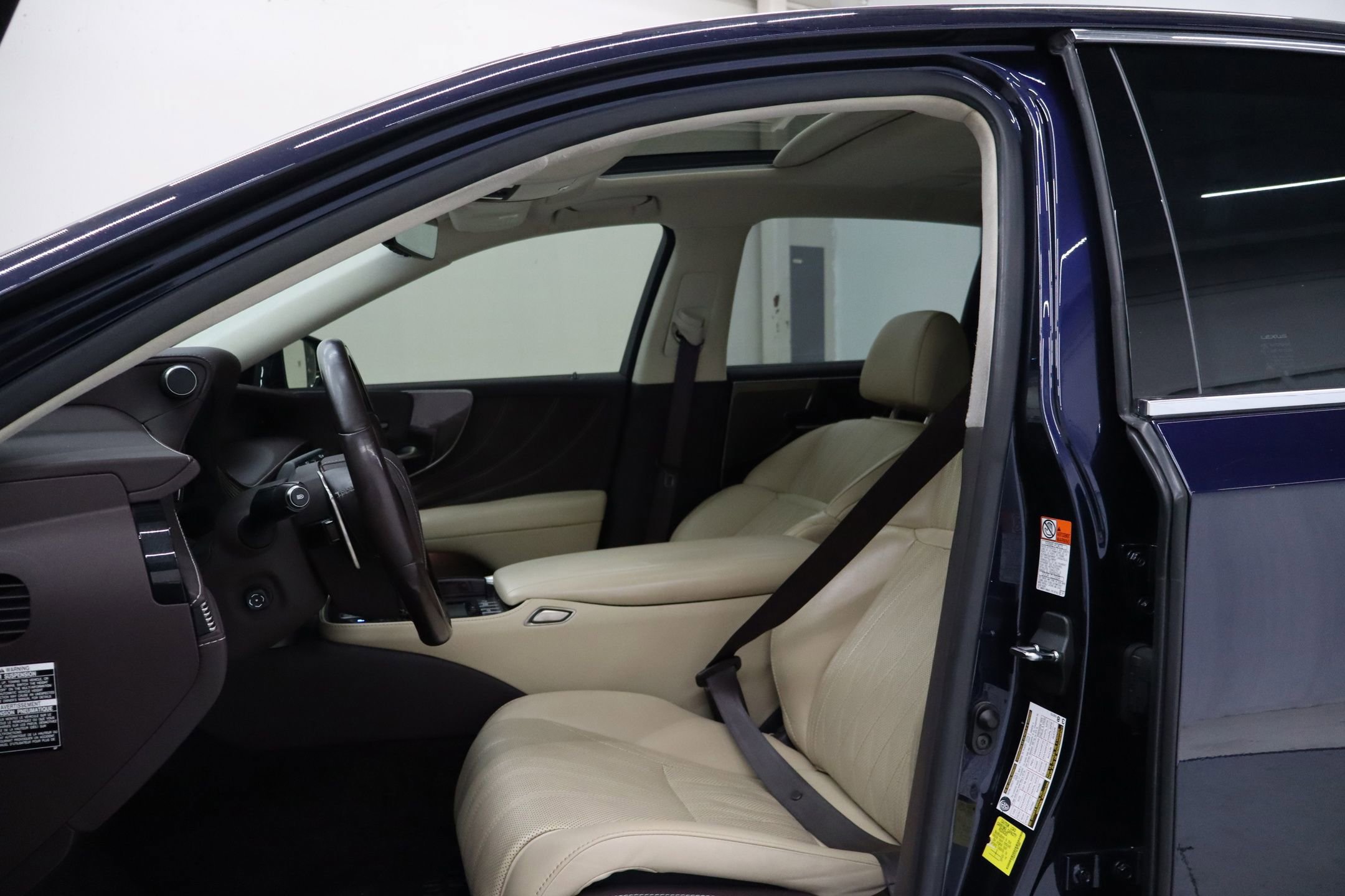 Used 2020 Lexus LS 500 w/ Interior Upgrade Package image 13