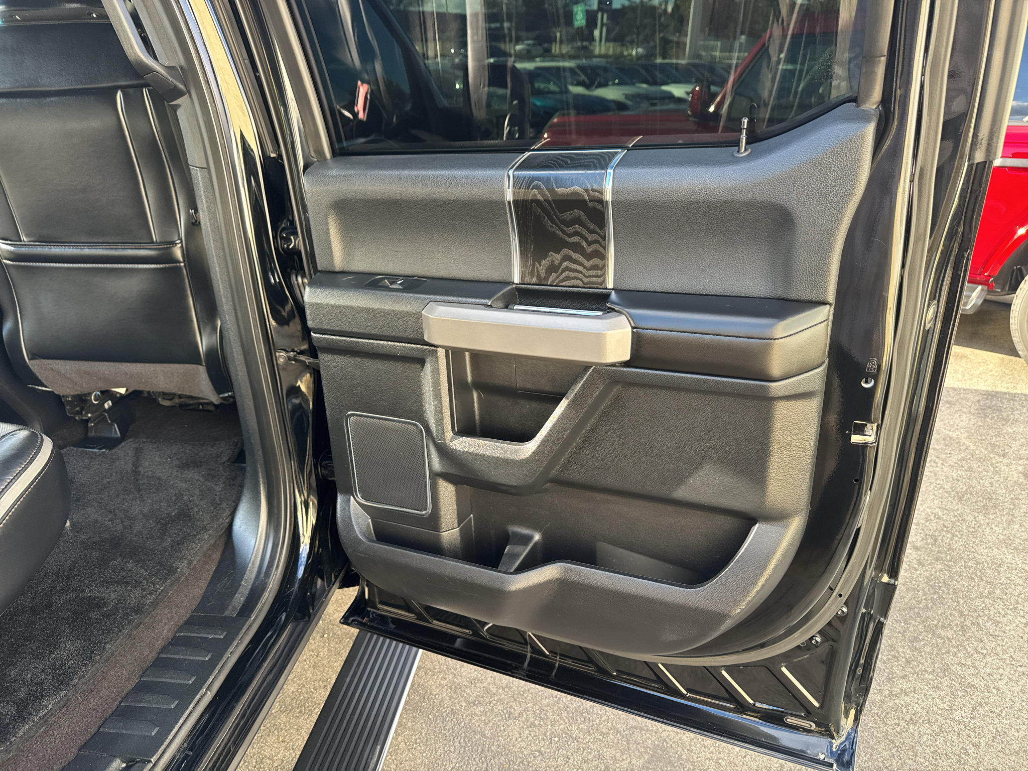 Used 2018 Ford F150 Platinum w/ Equipment Group 701A Luxury RWD image 20