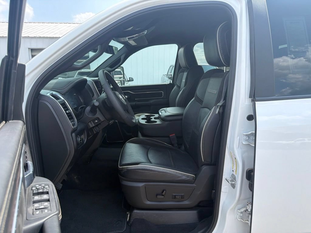 Used 2026 RAM 2500 Laramie AWD/4WD image 19