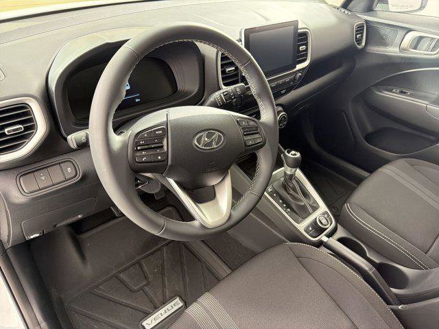 New 2026 Hyundai Venue SEL FWD image 4