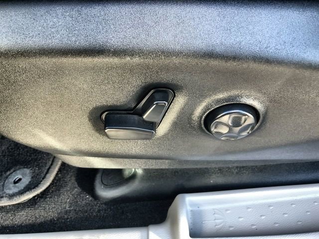 Used 2024 Chrysler Pacifica Touring-L image 12