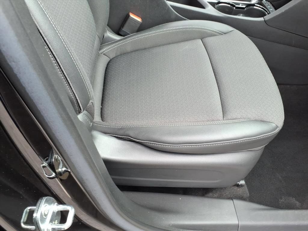 Used 2023 Buick Encore GX Select AWD/4WD image 14