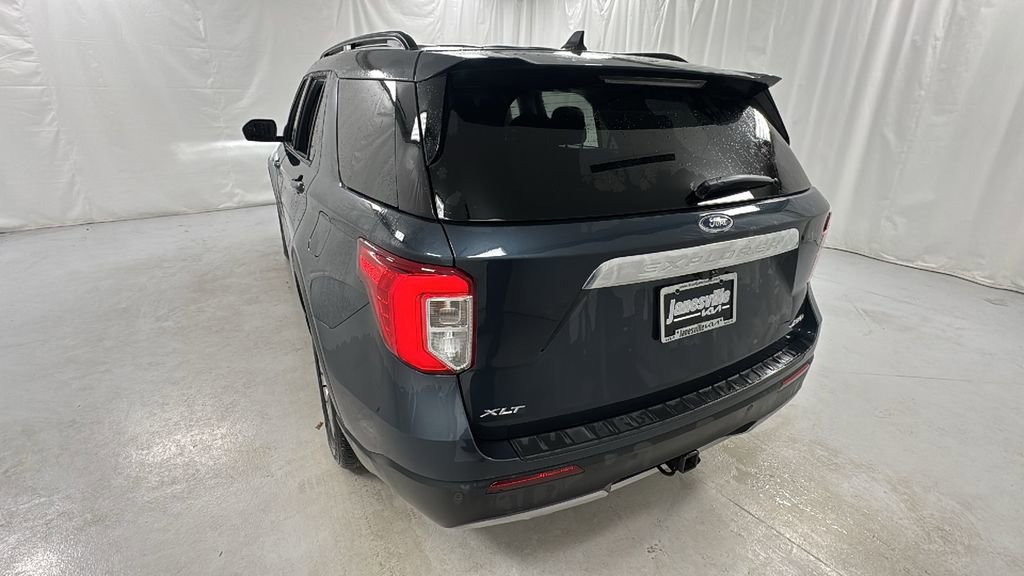 Used 2022 Ford Explorer XLT w/ Equipment Group 202A image 5