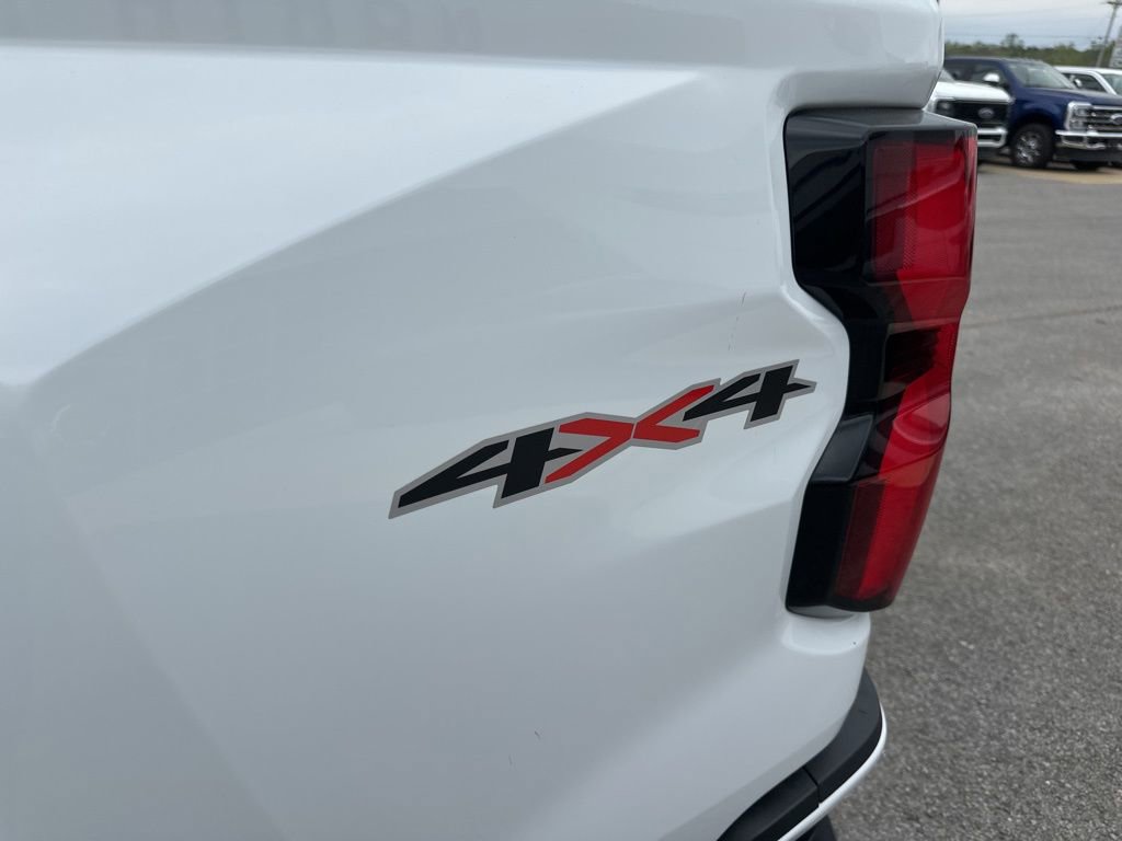 Used 2024 Chevrolet Colorado LT w/ LT Convenience Package III image 8